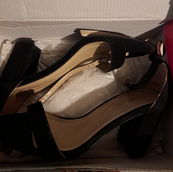 Shoes - Picture 2 of 8